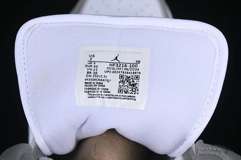All categories Air Jordan Jordan series basketball shoes Air Jordan 1 Mid Air Jordan 1 Mid AJ1 Joe 1 patent leather white gray Zhongbang basketball shoes HF3216-100